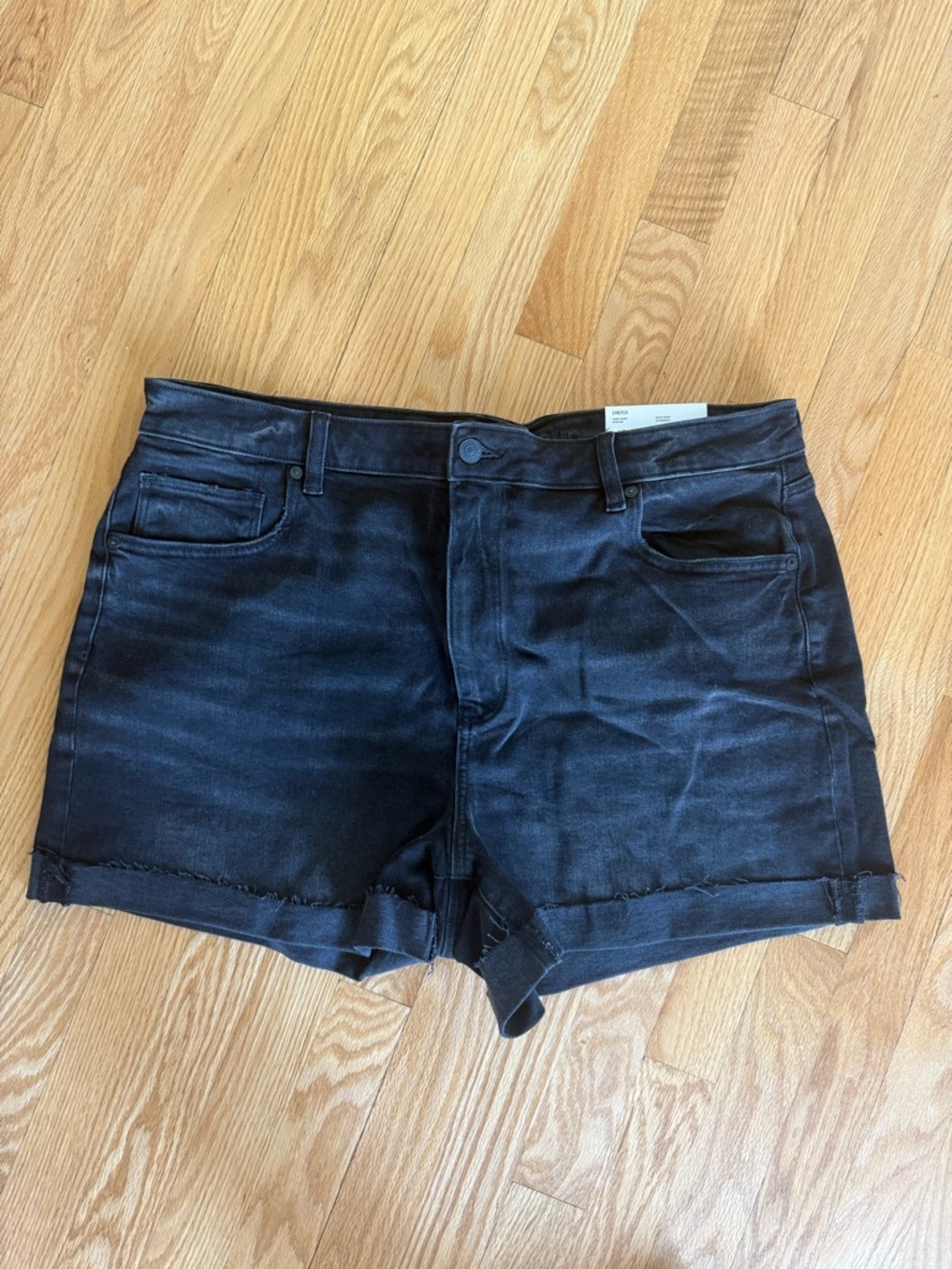 American Eagle Mom Short